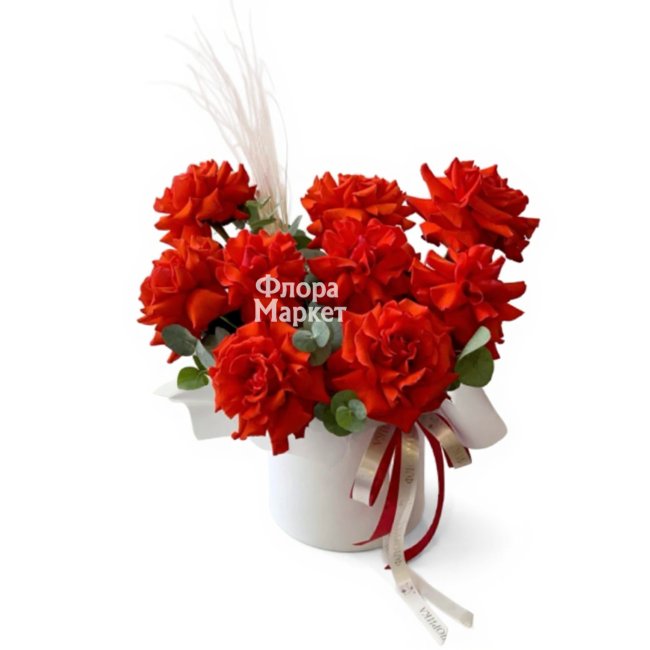 Коробочка из французских  роз «Мила» в Петрозаводске от магазина цветов «Флора Маркет»