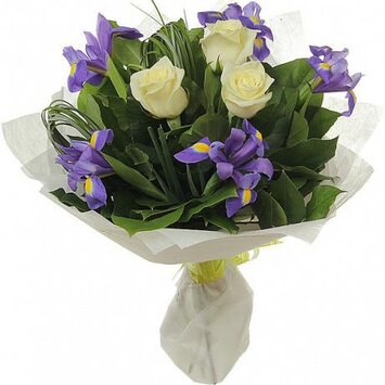 Букет ирисов и роз «Мила»