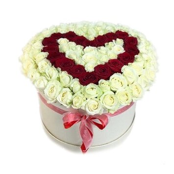 101 роза в коробке - красное сердце