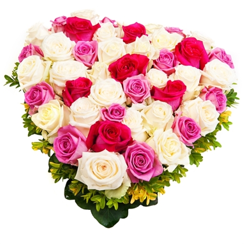 Композиция в форме сердца с розами от интернет-магазина «» в 